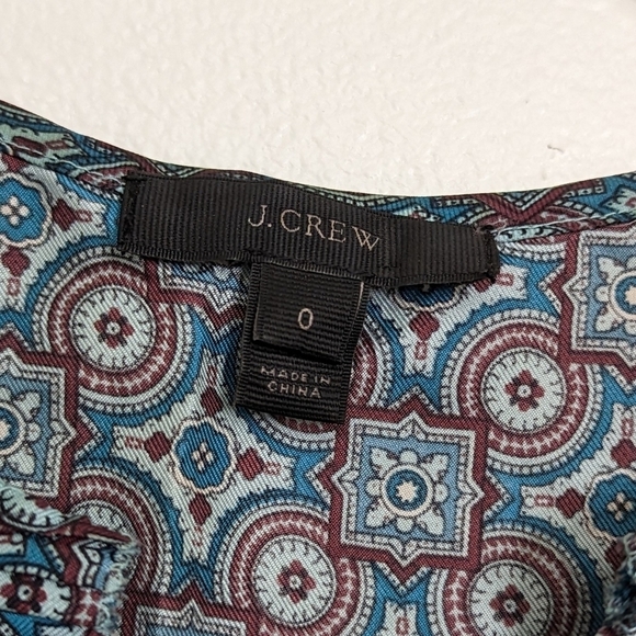J. Crew Blue Geometric Ruffled 100% Silk Sleeveless Blouse Size 0 - Picture 4 of 8